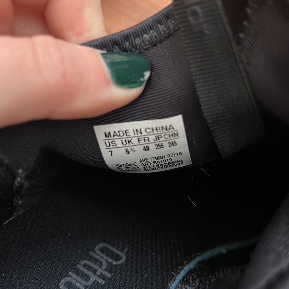 Adidas tubular size 7 - Picture 3 of 6